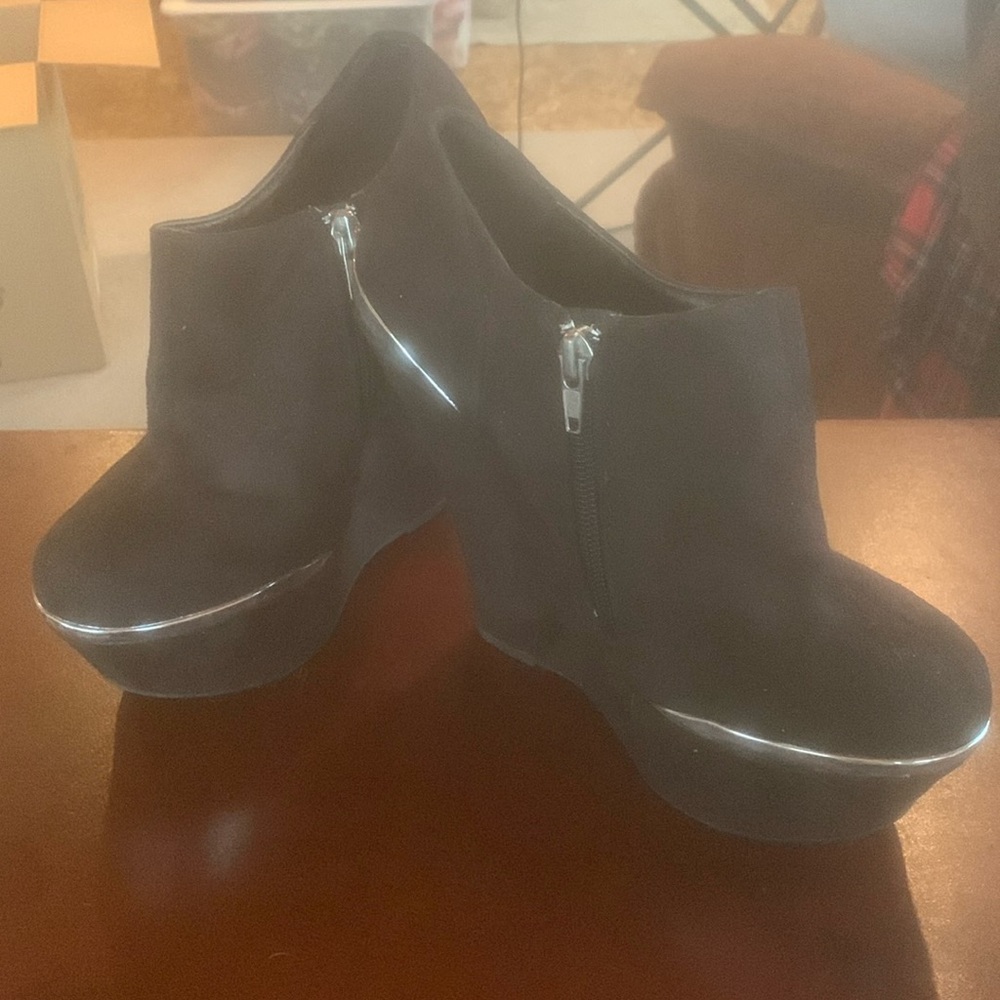 Shi by journeys shoes